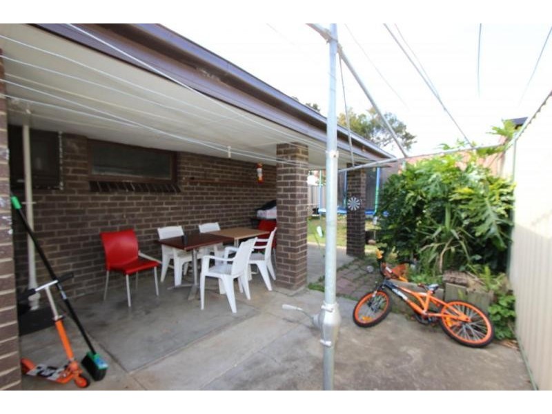 100 Gillespie Road, Kings Park VIC 3021