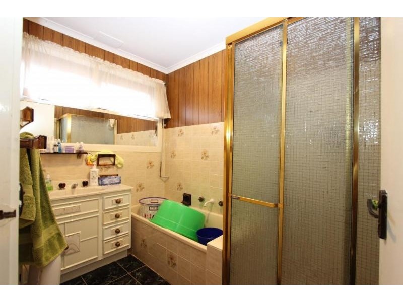 27 Opie Road, Deer Park VIC 3023