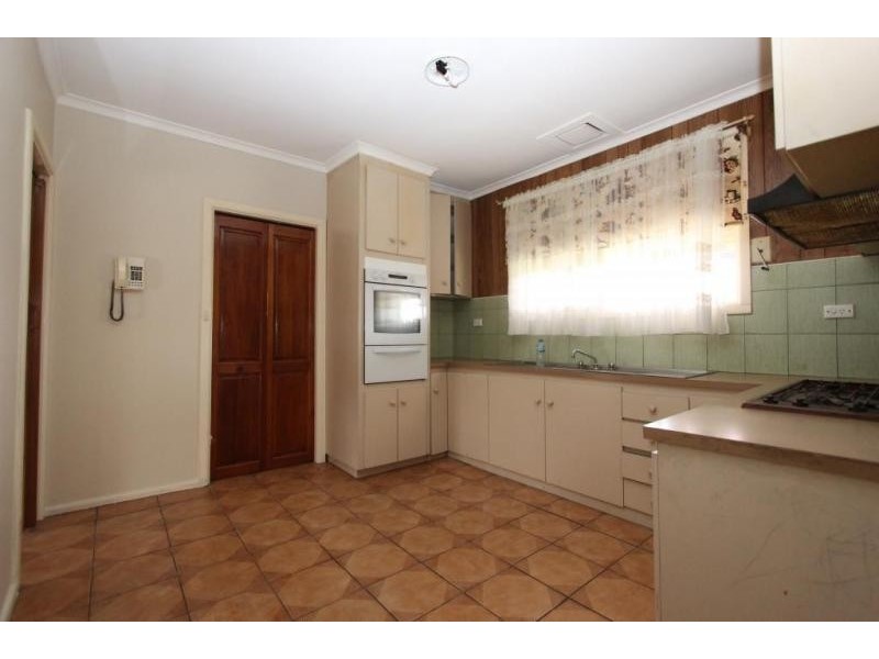 40 Thorndon Drive, St Albans VIC 3021