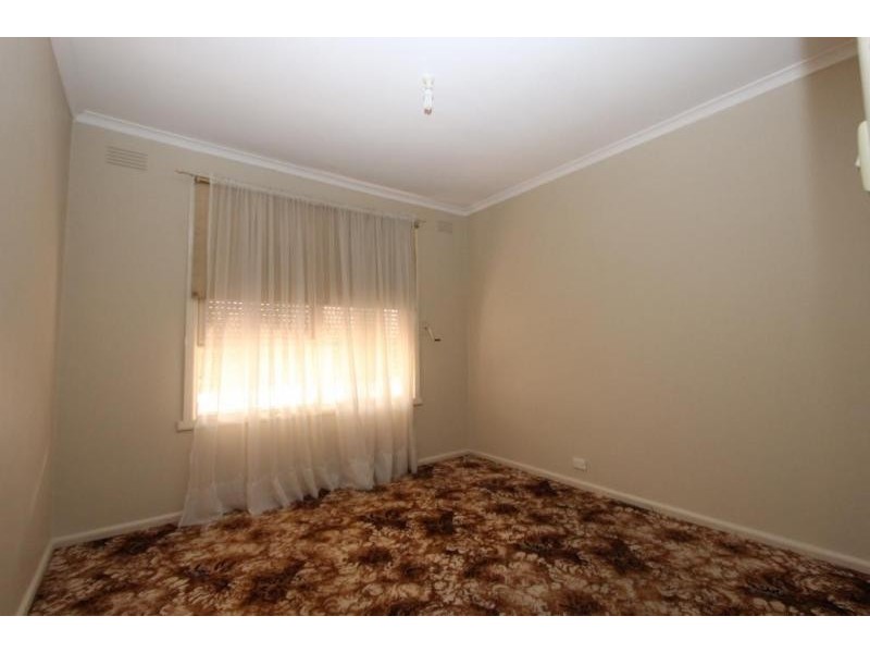 40 Thorndon Drive, St Albans VIC 3021