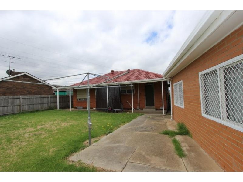 40 Thorndon Drive, St Albans VIC 3021