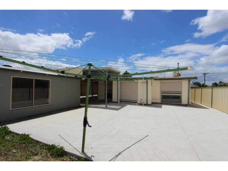 57 Erica Avenue, St Albans VIC 3021