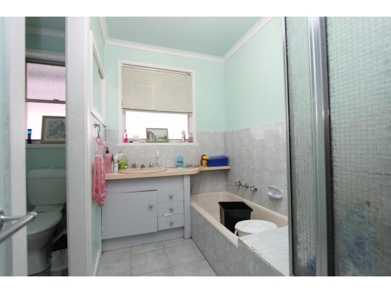 20 Guest Avenue, Albanvale VIC 3021