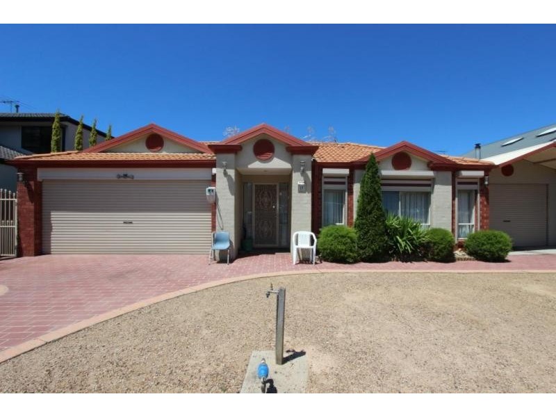 37 Domain Way, Taylors Hill VIC 3037