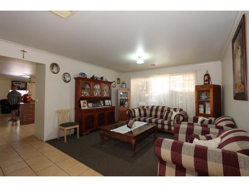 37 Domain Way, Taylors Hill VIC 3037