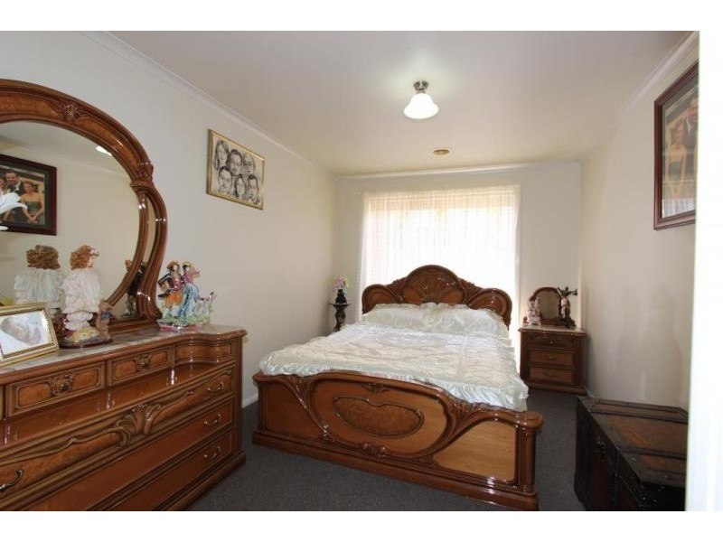 37 Domain Way, Taylors Hill VIC 3037