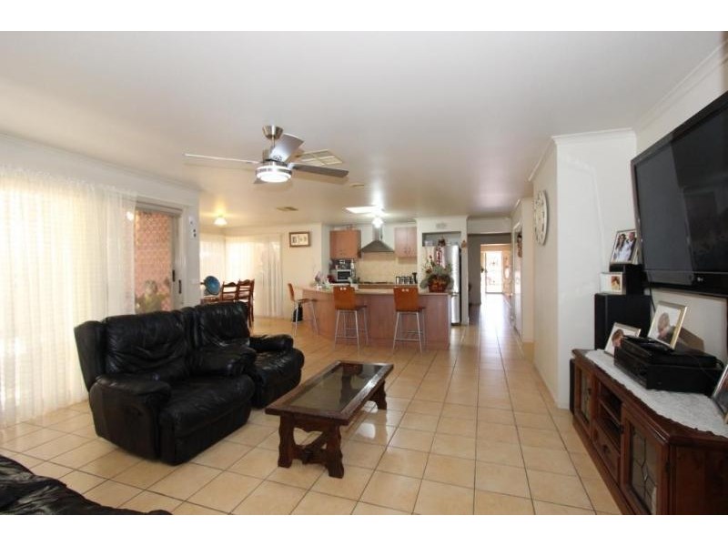 37 Domain Way, Taylors Hill VIC 3037