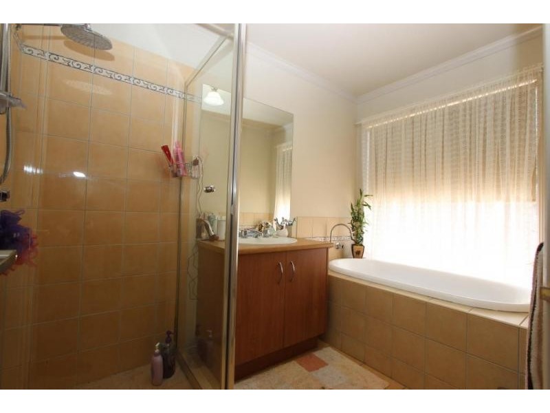 37 Domain Way, Taylors Hill VIC 3037