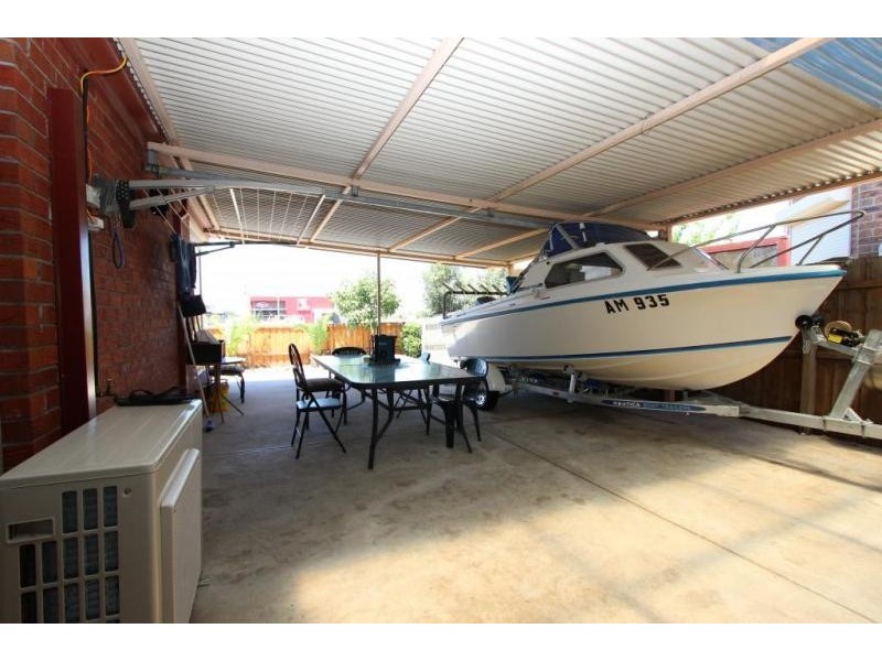 37 Domain Way, Taylors Hill VIC 3037