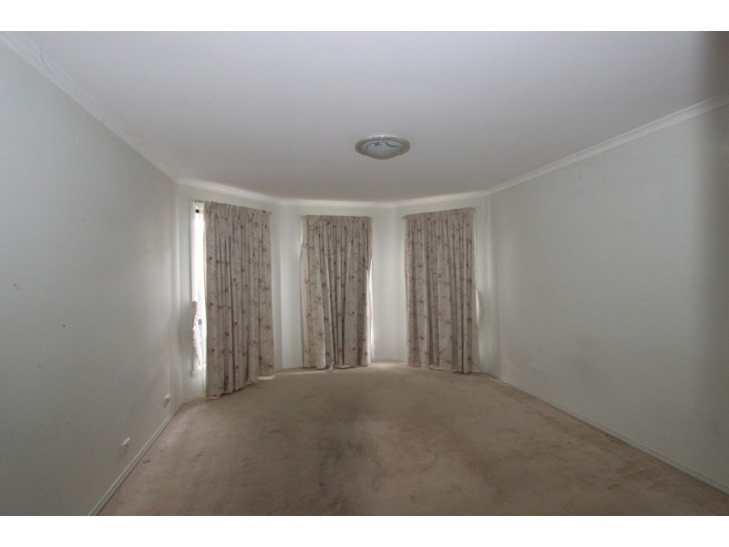 81 Moonstone Circuit, St Albans VIC 3021