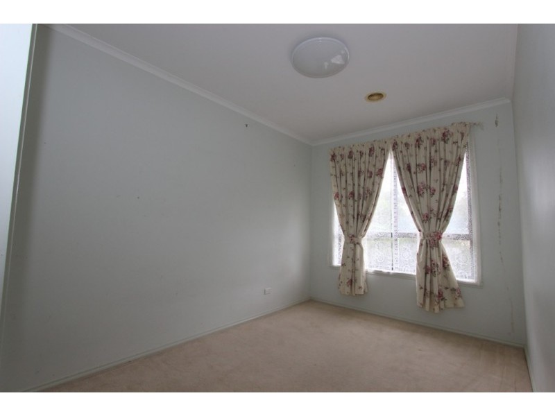 81 Moonstone Circuit, St Albans VIC 3021