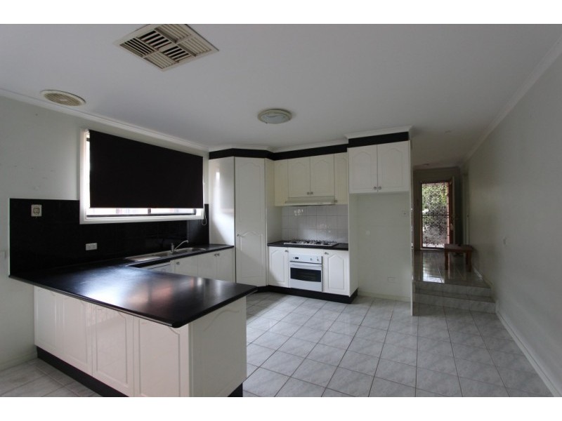 81 Moonstone Circuit, St Albans VIC 3021