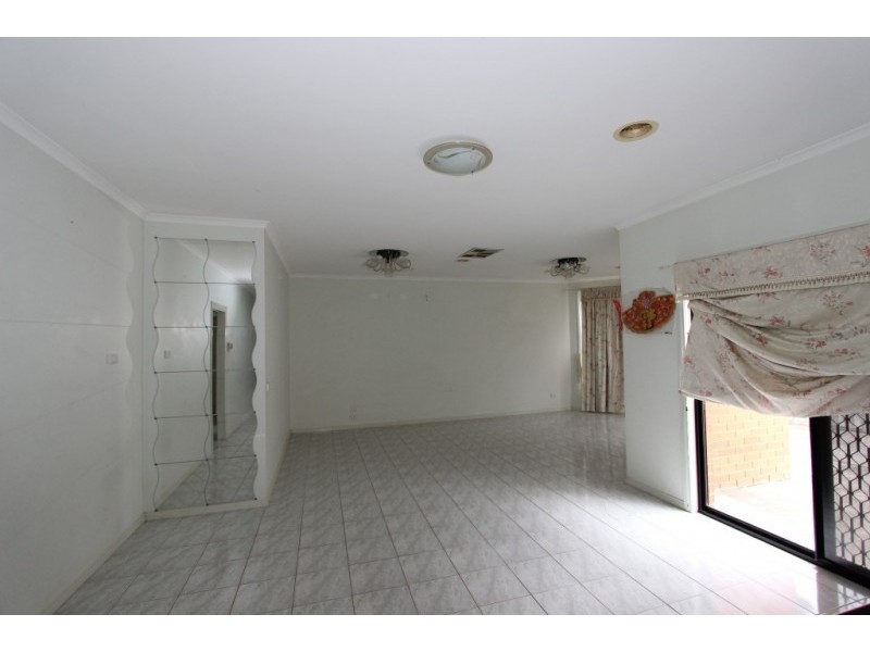 81 Moonstone Circuit, St Albans VIC 3021