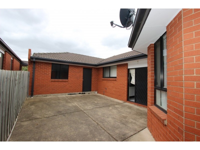 81 Moonstone Circuit, St Albans VIC 3021