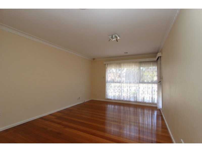 4 Woods Street, St Albans VIC 3021