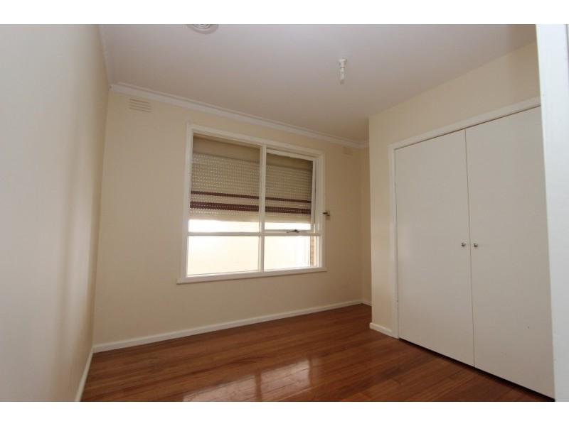 4 Woods Street, St Albans VIC 3021