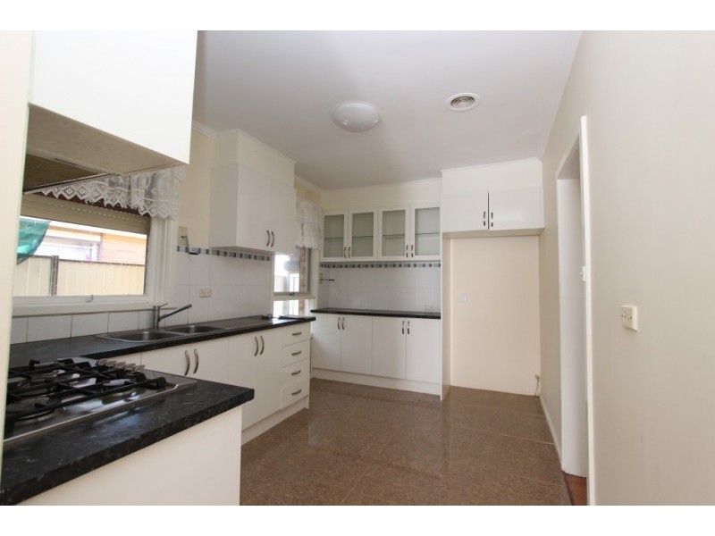 4 Woods Street, St Albans VIC 3021