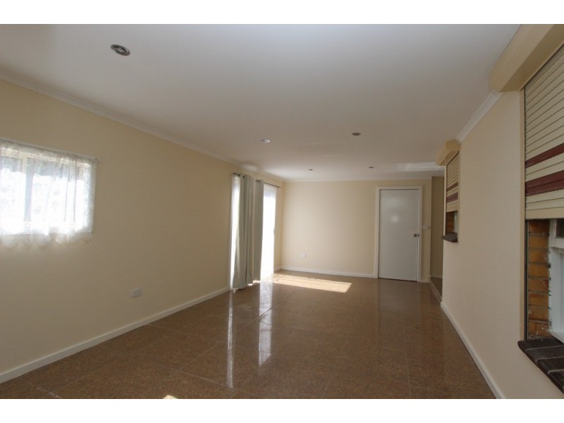 4 Woods Street, St Albans VIC 3021