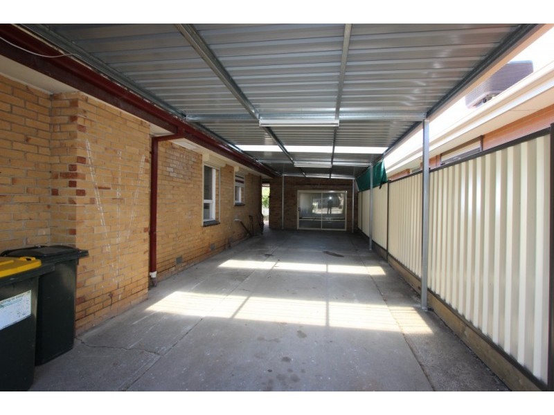 4 Woods Street, St Albans VIC 3021