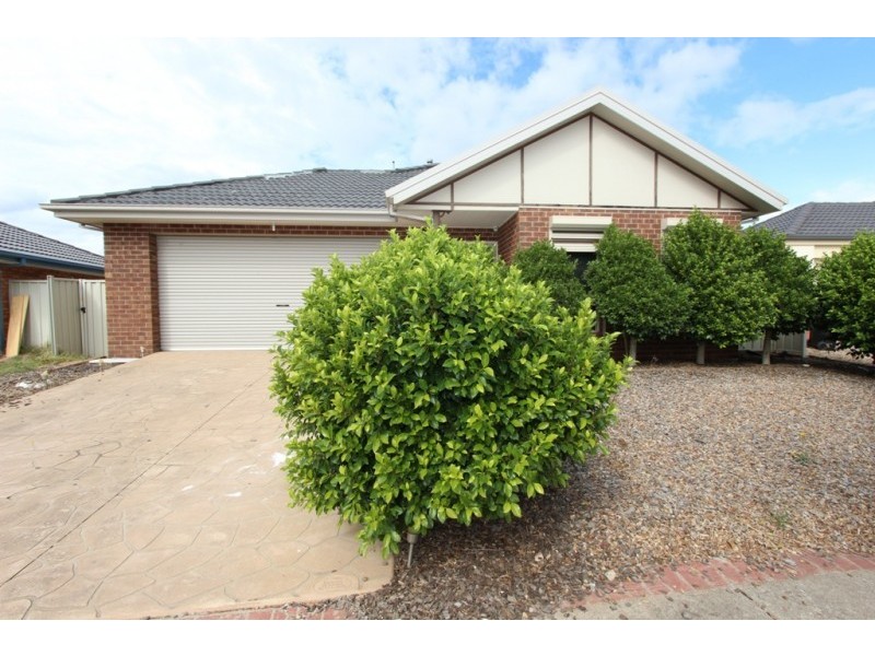 12 Lyme Park Circuit, Caroline Springs VIC 3023