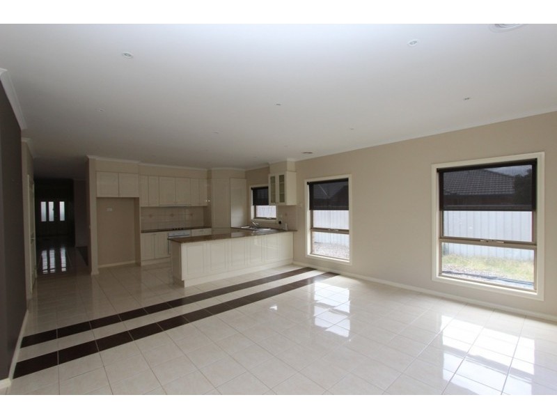 12 Lyme Park Circuit, Caroline Springs VIC 3023