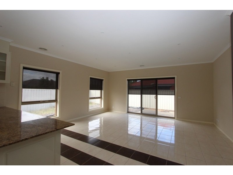 12 Lyme Park Circuit, Caroline Springs VIC 3023