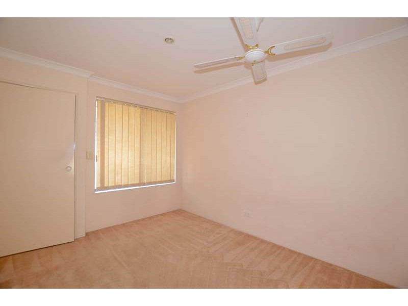 8 Holton Way, Cannington WA 6107