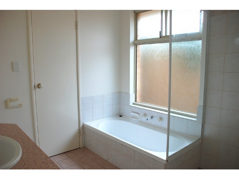 36B Pennlake Drive, Spearwood WA 6163