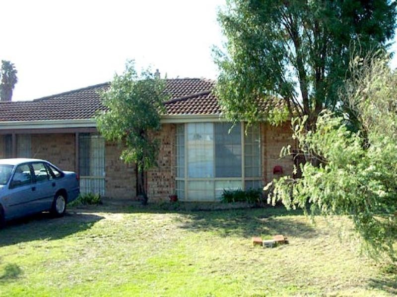 24 Broadwater Gardens, South Lake WA 6164