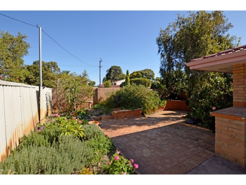 1 Falcon Court, Willetton WA 6155