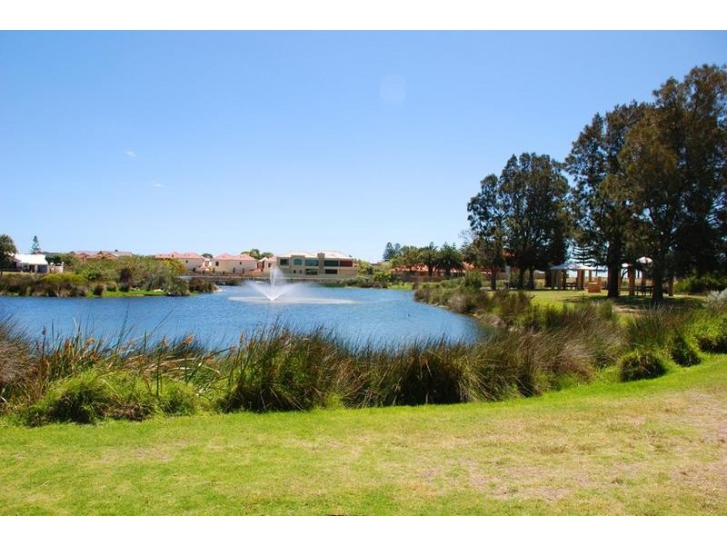 1/28 Fletcher Street, Rockingham WA 6168