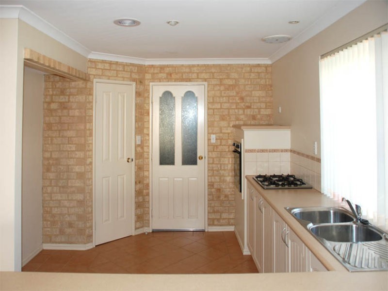 12 Millstream Place, Success WA 6164