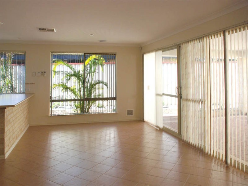 12 Millstream Place, Success WA 6164