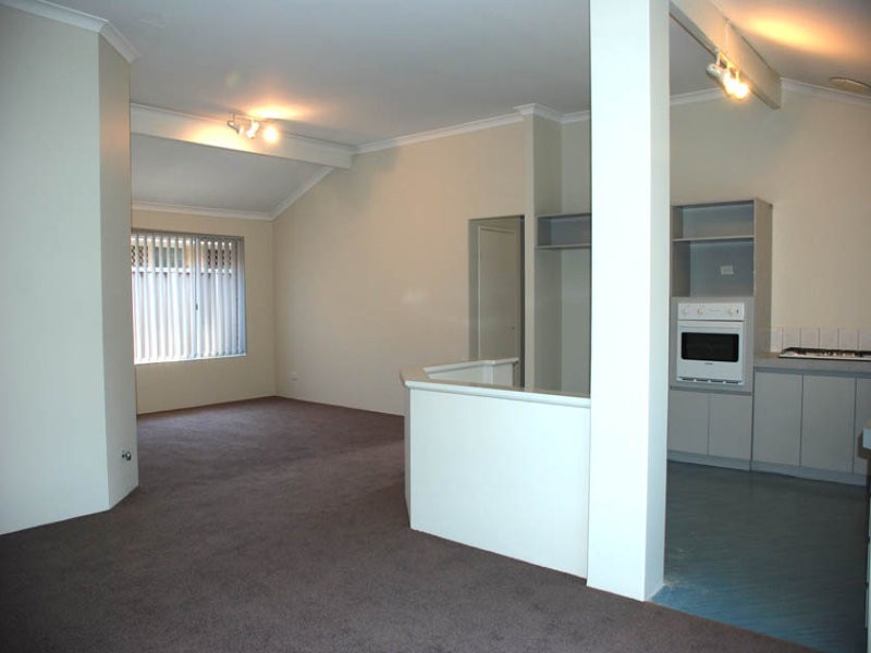 15 Ursuline Vista, Queens Park WA 6107