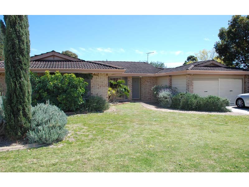 1 McKivett Crescent, Leeming WA 6149