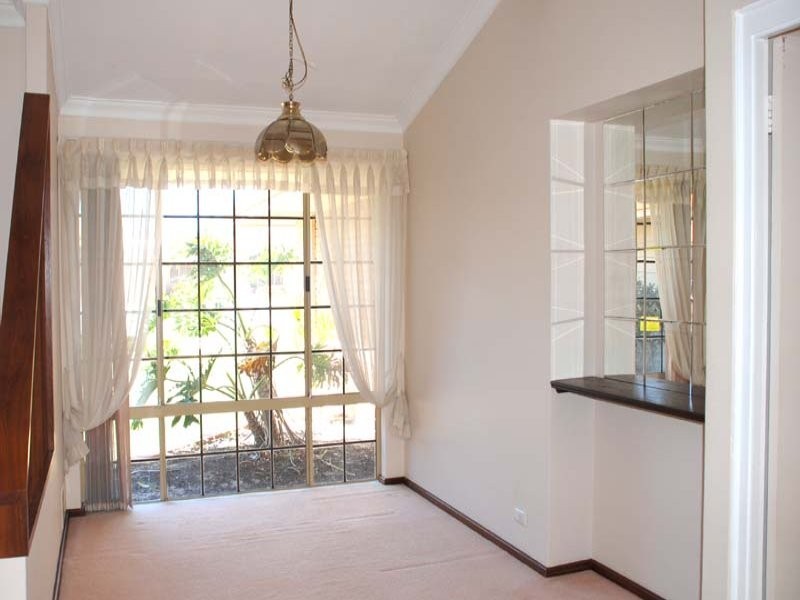 1 McKivett Crescent, Leeming WA 6149