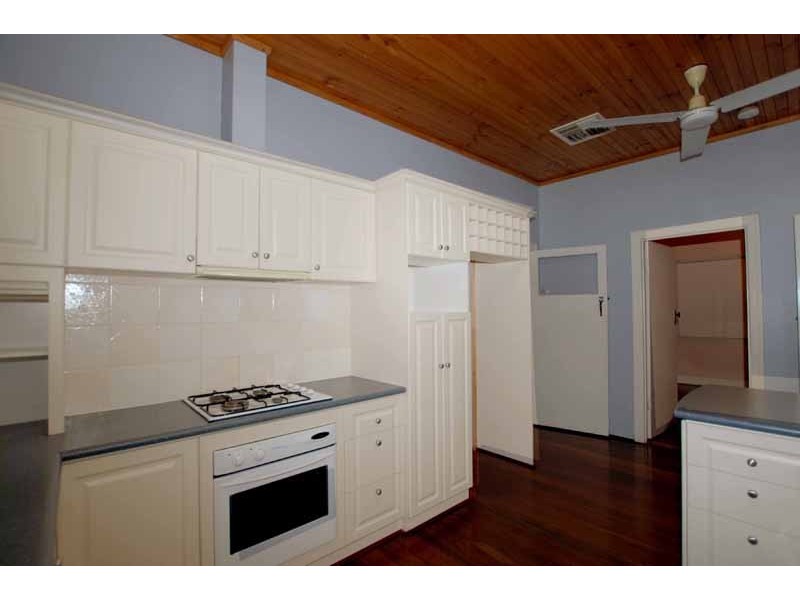 96 Thomas Street, Queens Park WA 6107