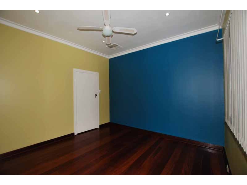 96 Thomas Street, Queens Park WA 6107