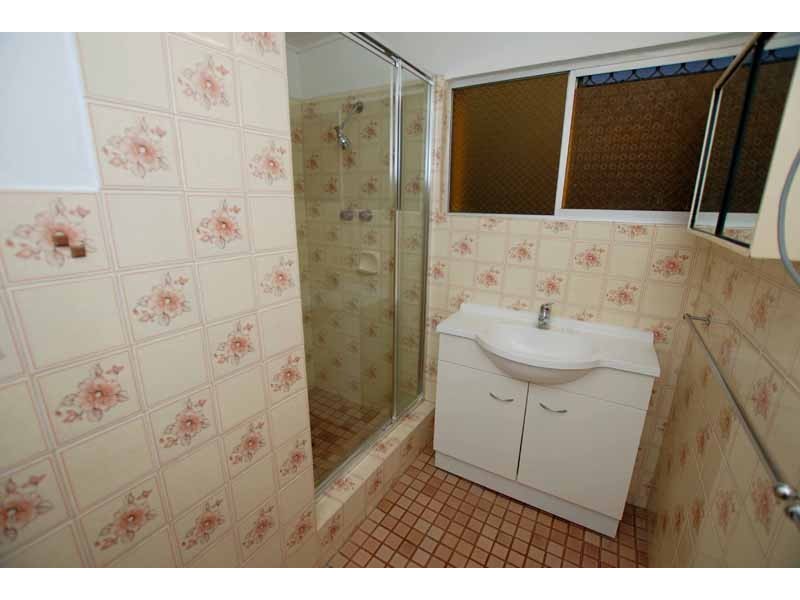 96 Thomas Street, Queens Park WA 6107