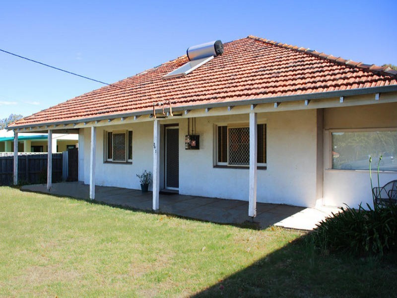 297 South Street, Hilton WA 6163