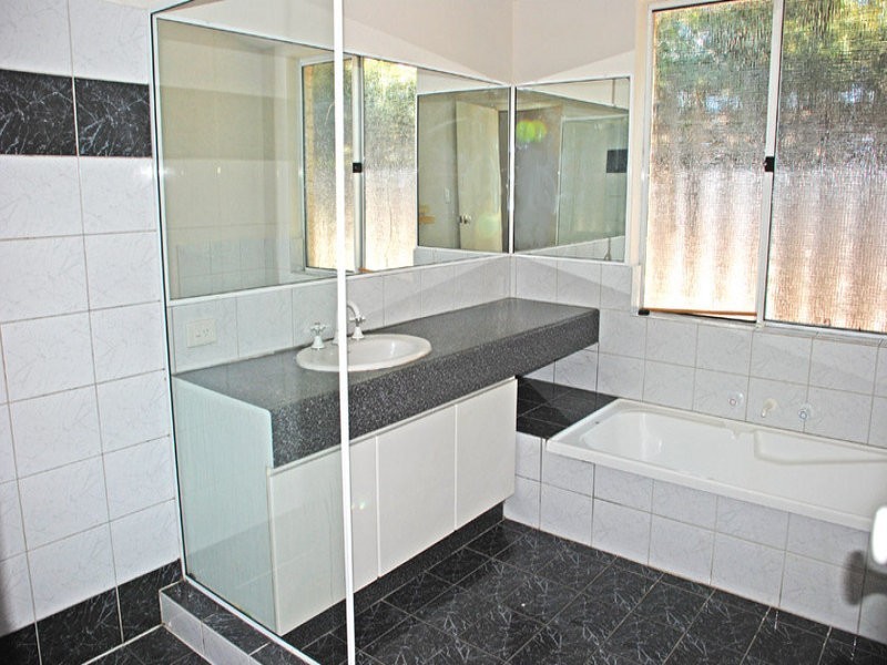 7 Westland Place, Waterford WA 6152