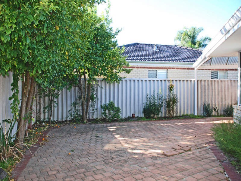 7 Westland Place, Waterford WA 6152