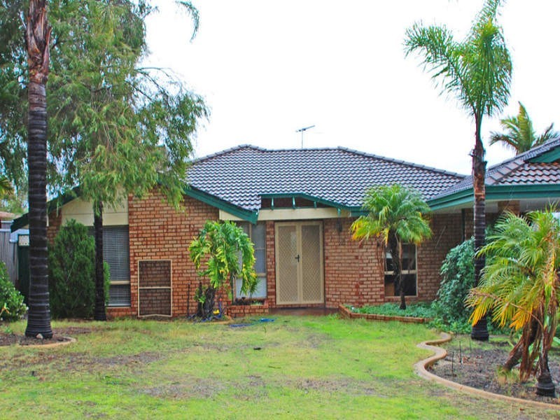 12 Heatherlea Parkway, Leeming WA 6149