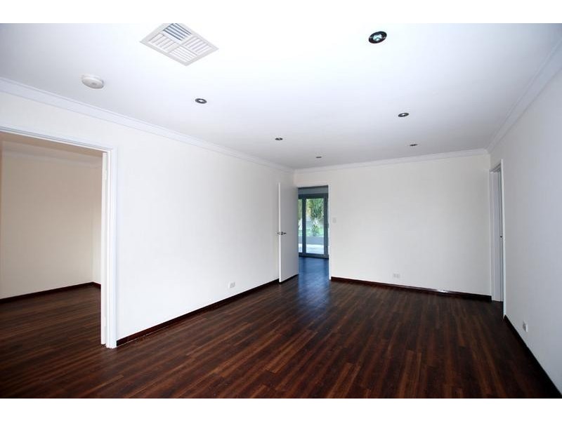 209 Riseley Street, Booragoon WA 6154