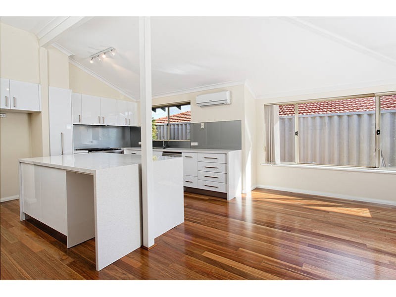 9/104 Forrest Road, Hamilton Hill WA 6163