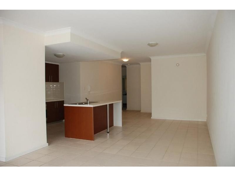 17/5 Eastleigh Loop, Currambine WA 6028