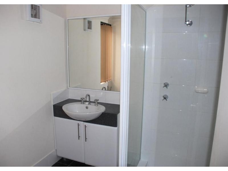 17/5 Eastleigh Loop, Currambine WA 6028