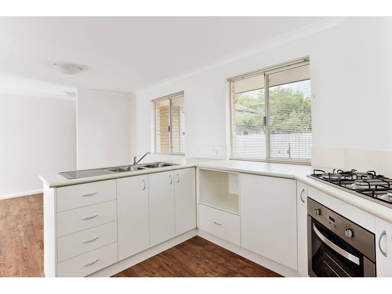 2/146 Parkin Street, Rockingham WA 6168