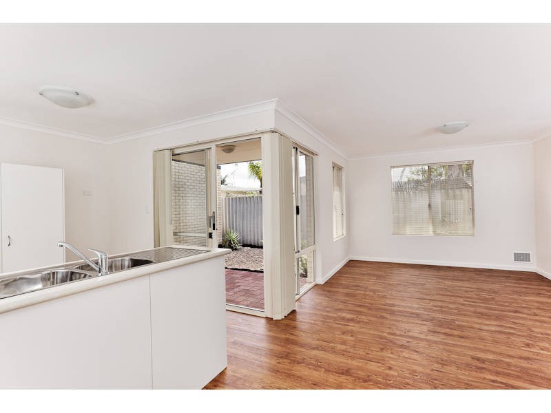 2/146 Parkin Street, Rockingham WA 6168