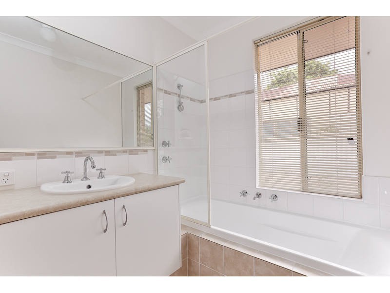 2/146 Parkin Street, Rockingham WA 6168